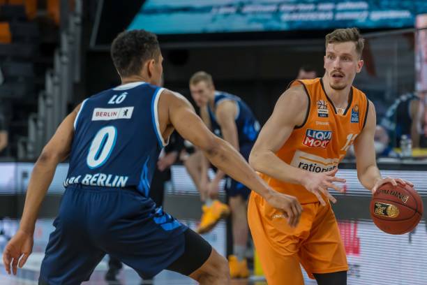 与凯尔特人 与凯尔特人